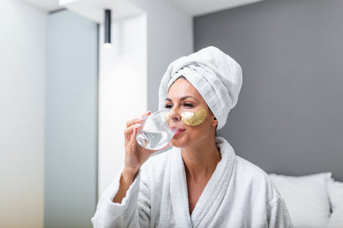 Keep Glowing! 3 Signs You Need More Water