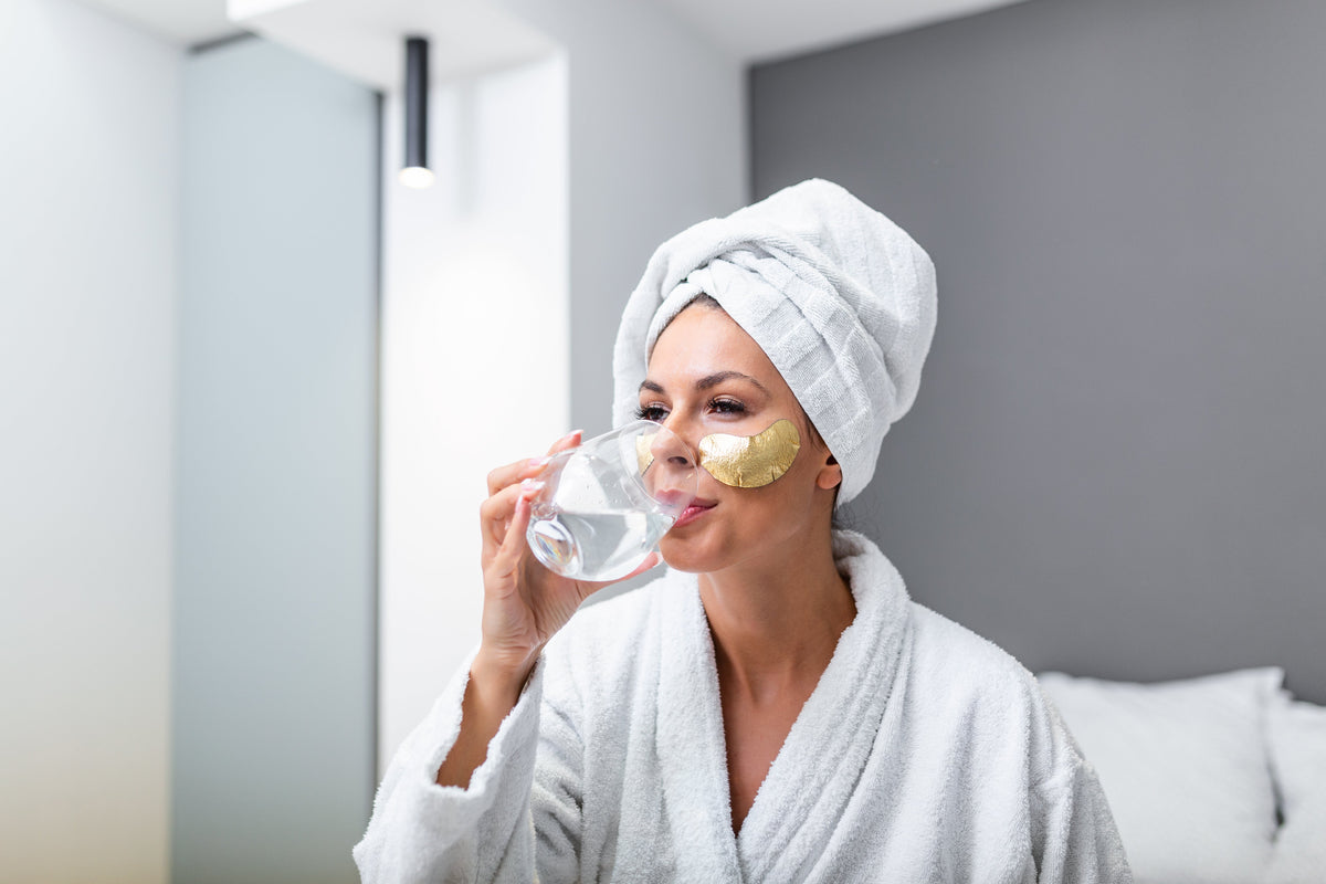 Keep Glowing! 3 Signs You Need More Water